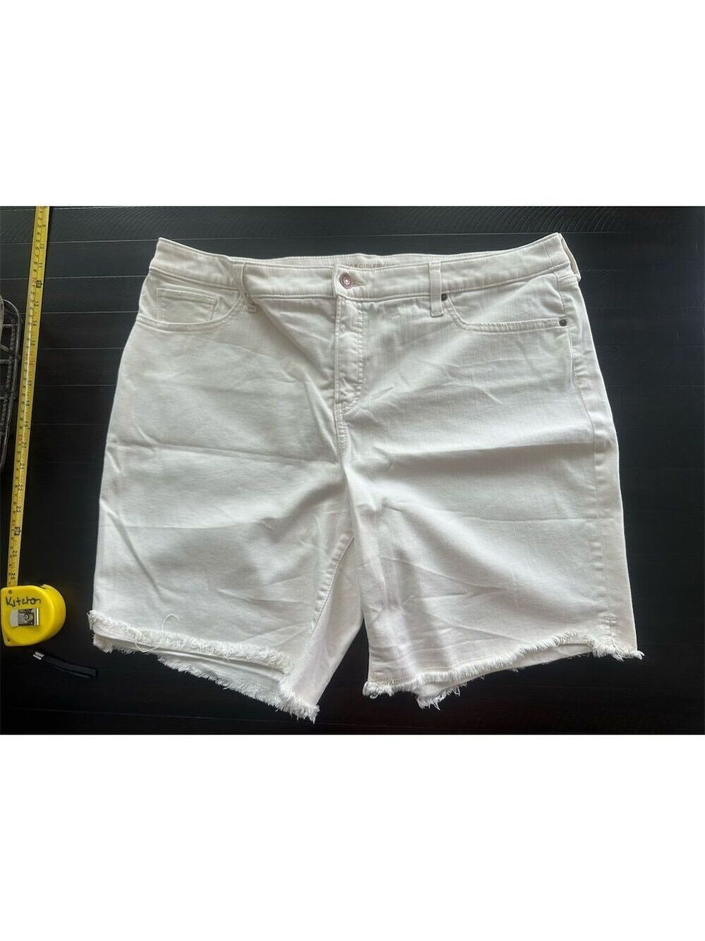 Chico's So Slimming Girlfriend Shorts Chicos size 3 (size 16) Raw Hem Casual -